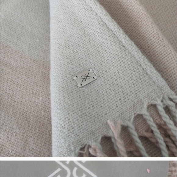 NWT! BRAND NEW COLOR BLOCK SHAWL - Picture 5 of 5